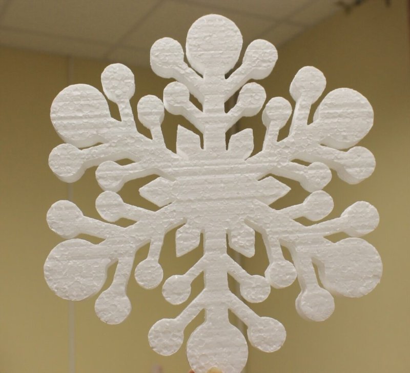 Снежикаиз потолочно плитки