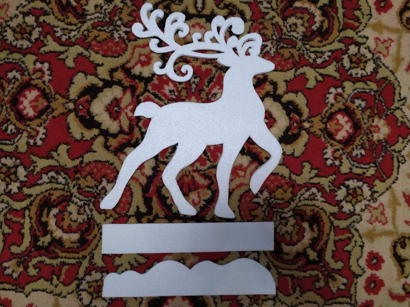 Олени из потолочных плит