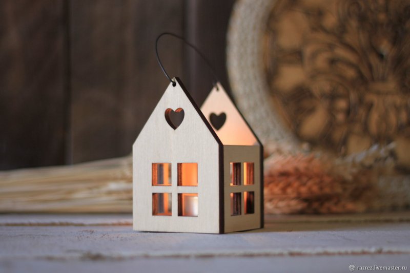 Домик из фанеры