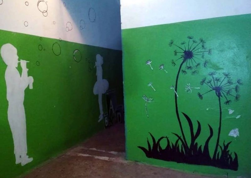 Настенная живопись в подъезде