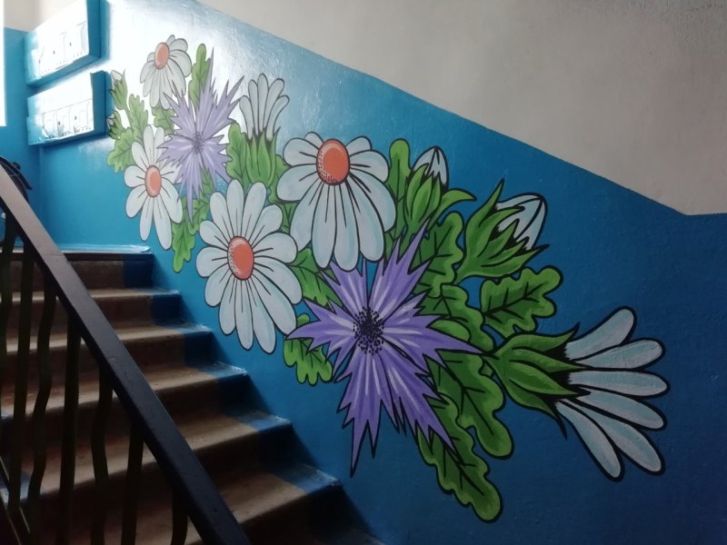 Разрисованный подъезд