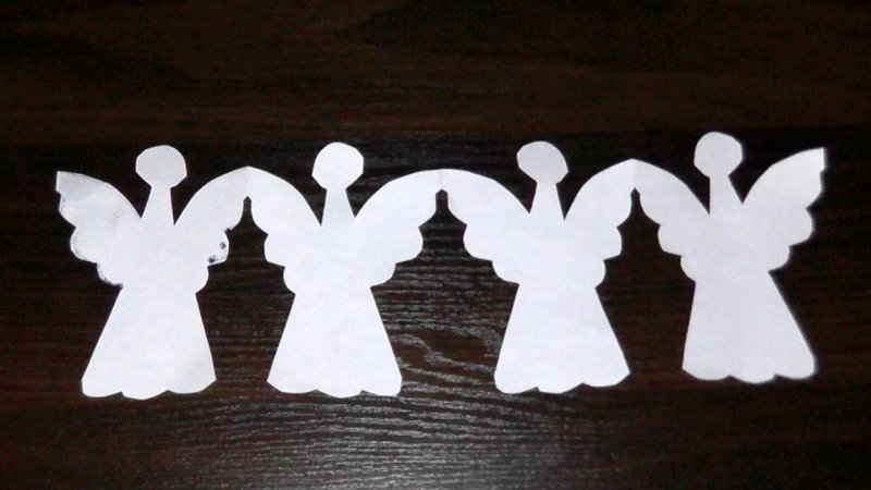 Бумажная гирлянда из ангелочков