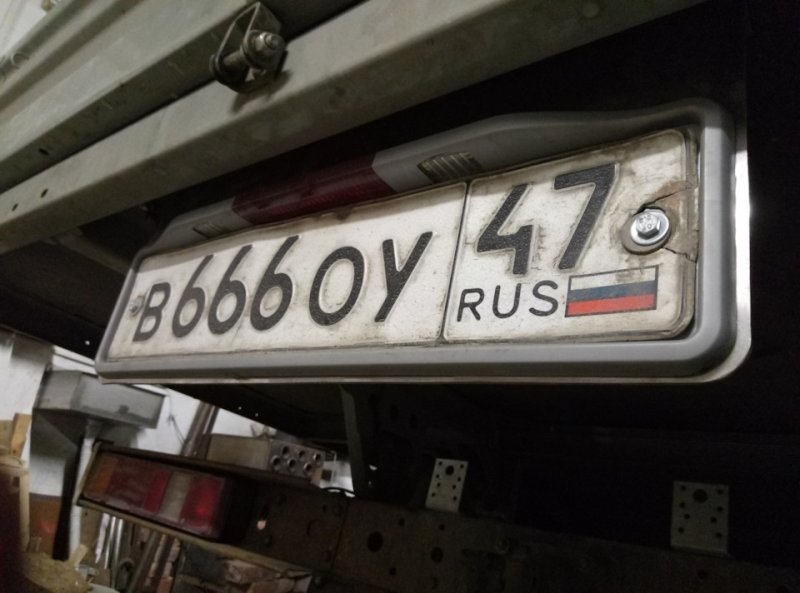 Кронштейн крепления подсветки номера ГАЗ 3302