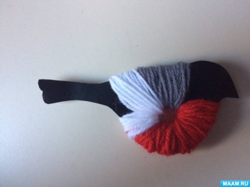 Поделка Снегирь из ниток