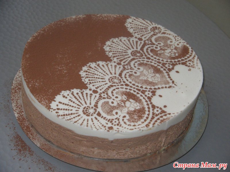 Украшение торта кружевом