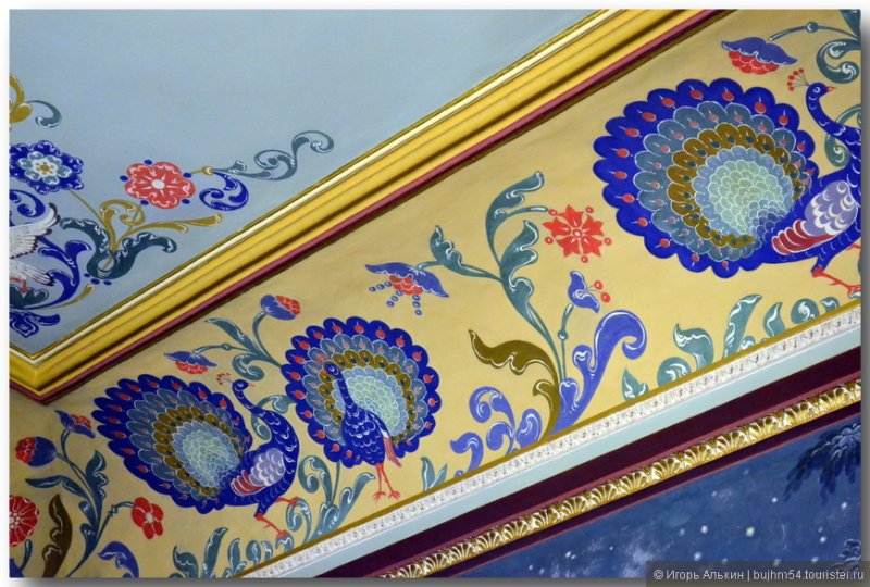 Трафаретная роспись потолка