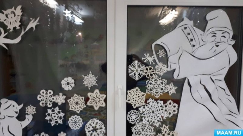 Дед Мороз с ведром вытынанка