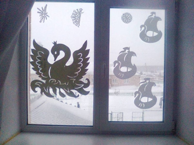 Вырезки на окна сказки