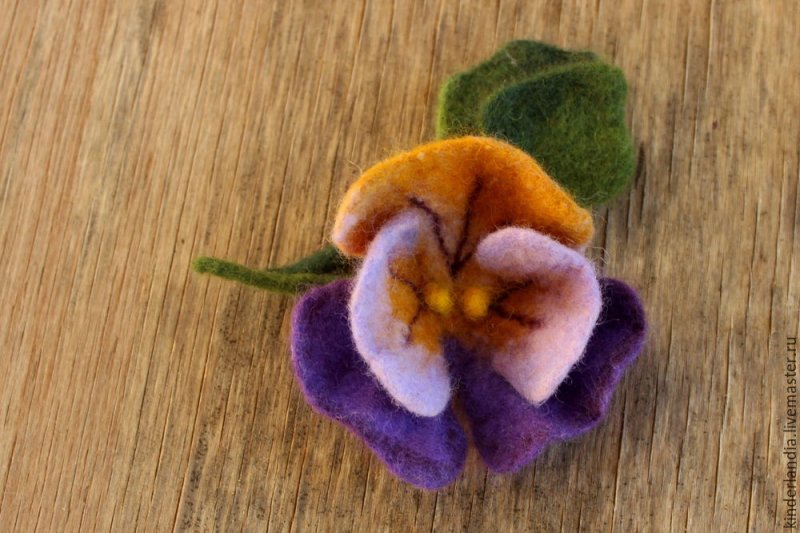Валяные броши цветы