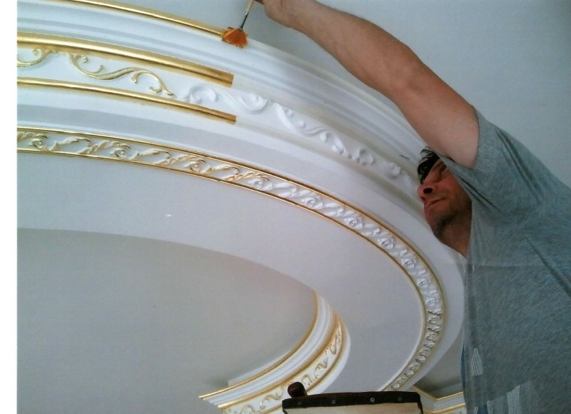 Лепнина на потолке