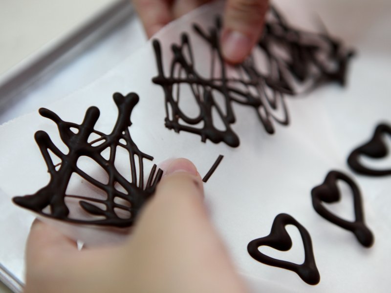 Надпись из шоколада