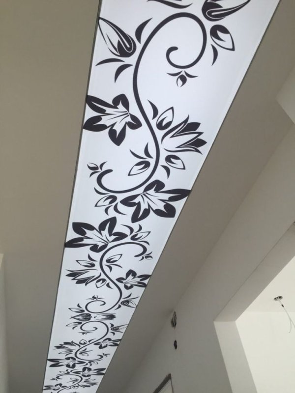 Натяжные потолки с рисунком