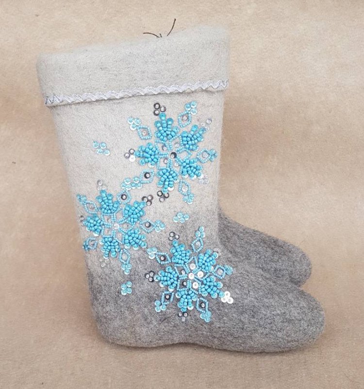 Декорированные валенки