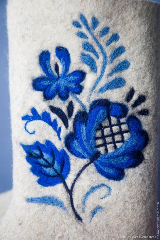 Вышивка Гжель на валенках