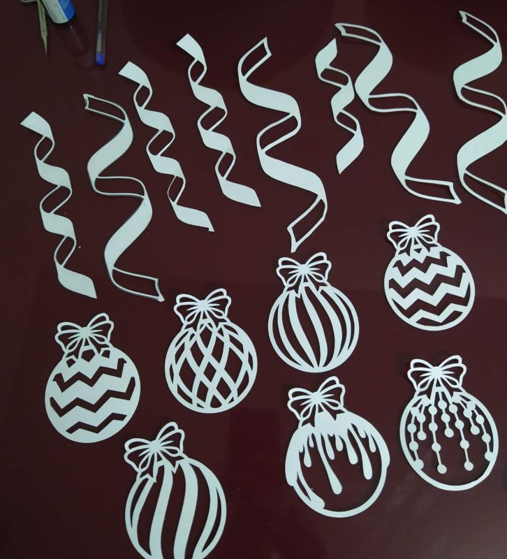 Новогодние украшения вырезать