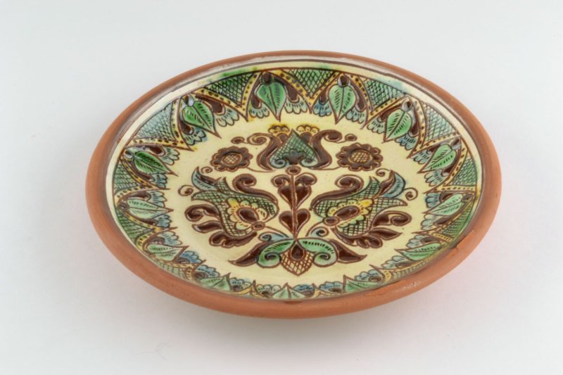 Керамическая тарелка