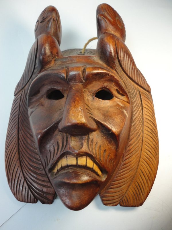 Деревянные маски на стену