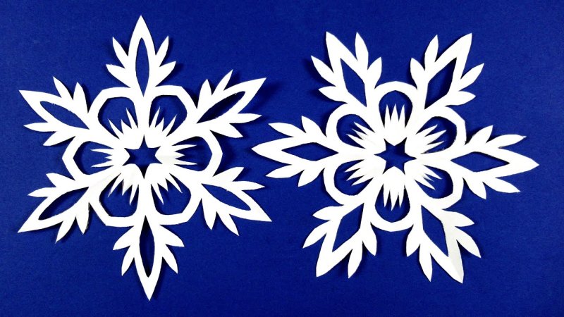 Снежинки из бумаги