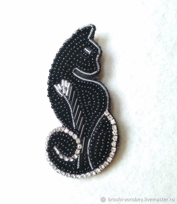Брошь из бисера