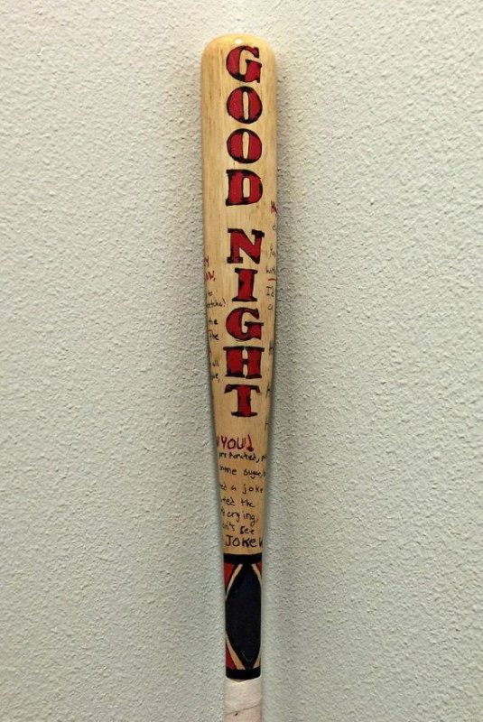 Бита Харли Квинн надписи