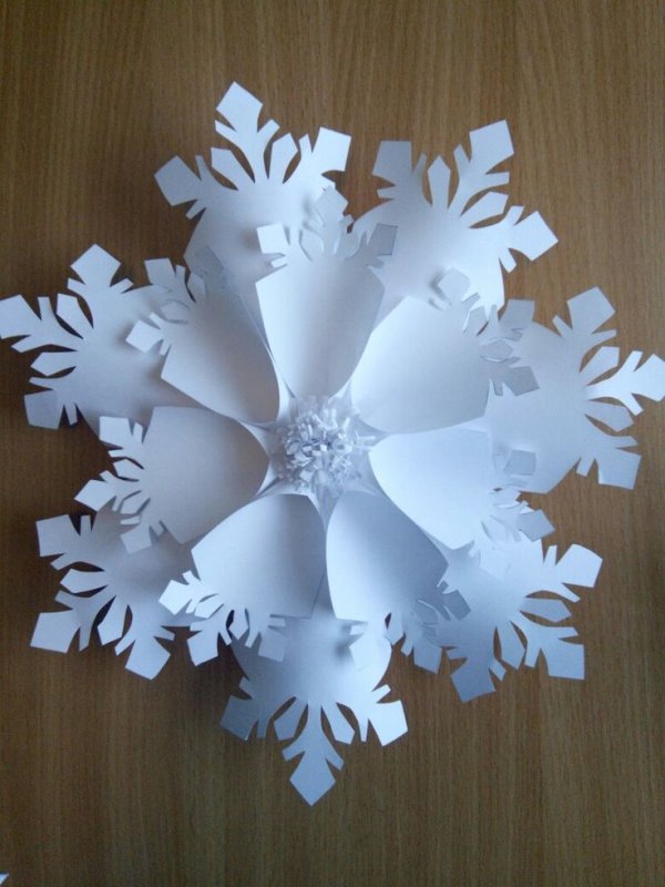 Снежинка объемная