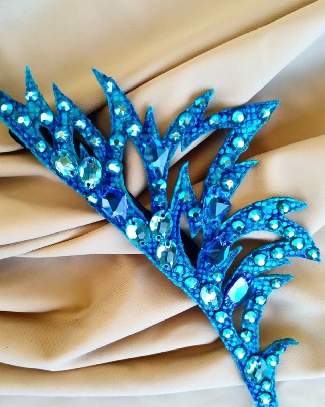 Украшение на пучок для художественной гимнастики