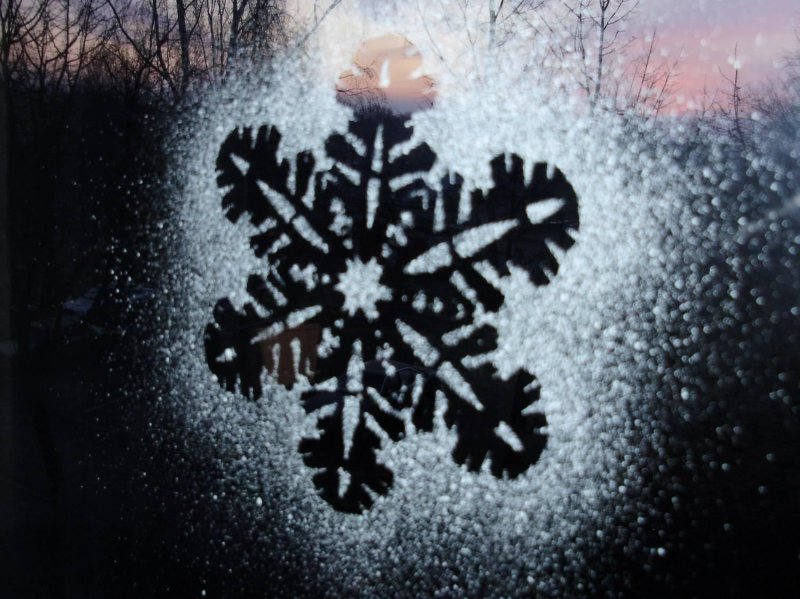 Узор из искусственного снега