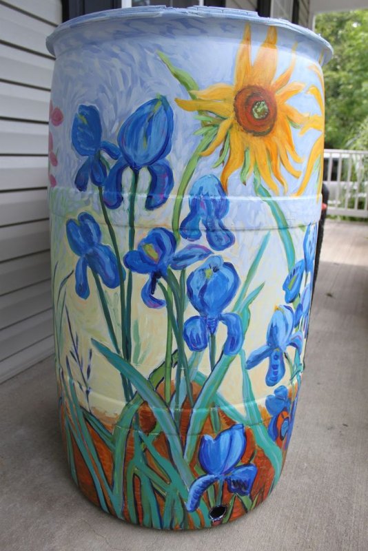 Бочки на даче разукрасить