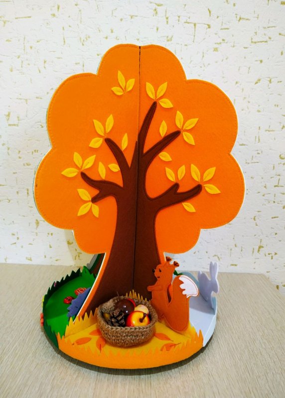 Сезонное дерево для детского сада