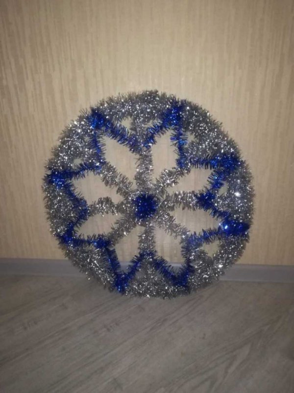 Игрушки из мишуры на проволоке