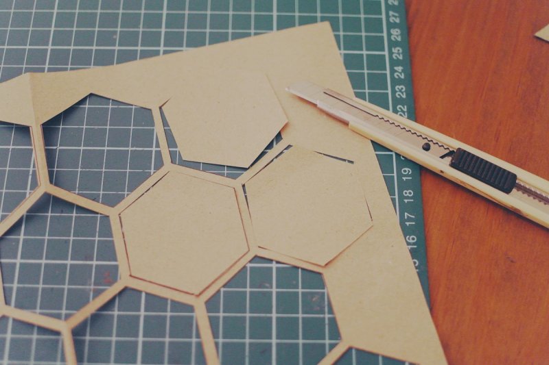 Трафарет соты своими руками