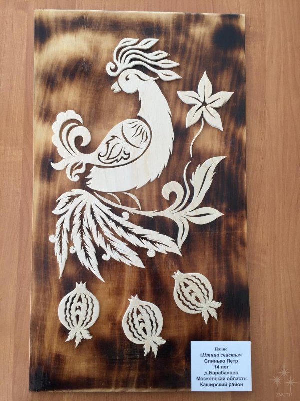 Панно из дерева птицы