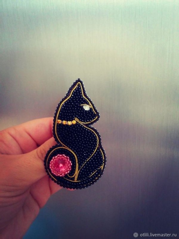 Брошь из бисера кошечка