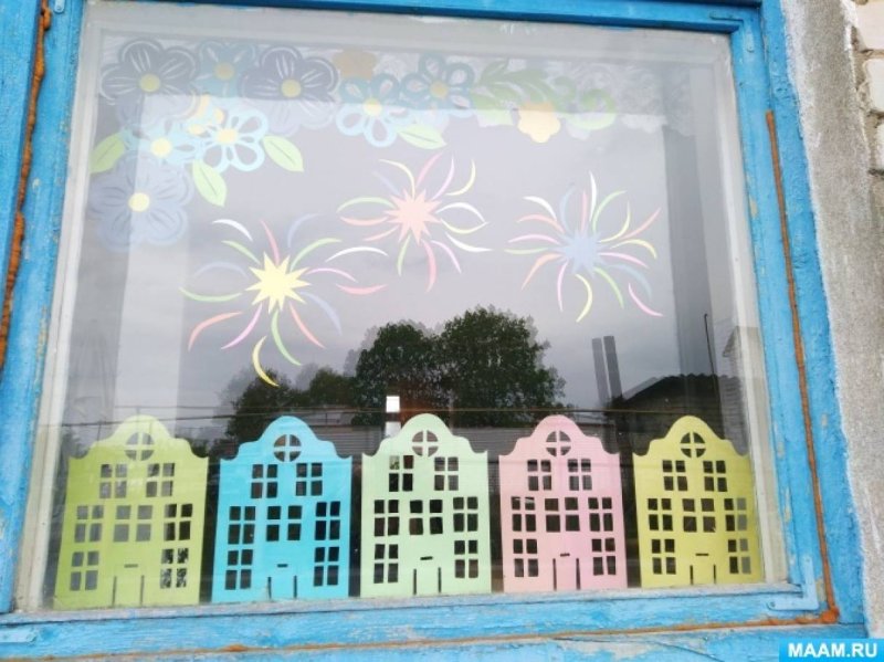 Украшение окон в детском саду