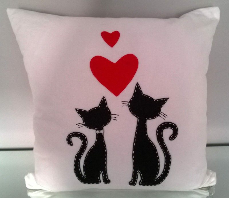 Подушка кошка