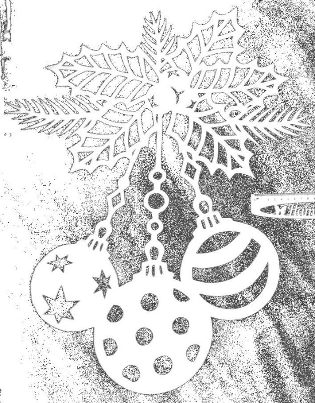 Новогодние шары на ветке на окно