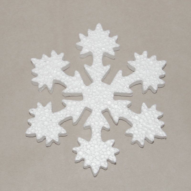 Пенопластовые снежинки