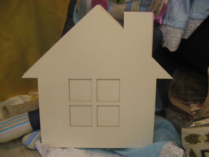 Домик из пенопласта