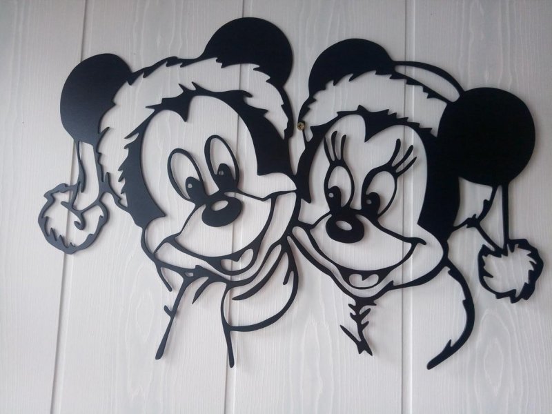 Вытынанки на окна микимаус