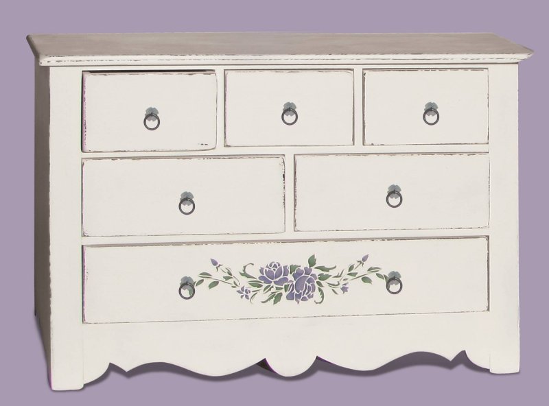 Комод в стиле Прованс в интерьере