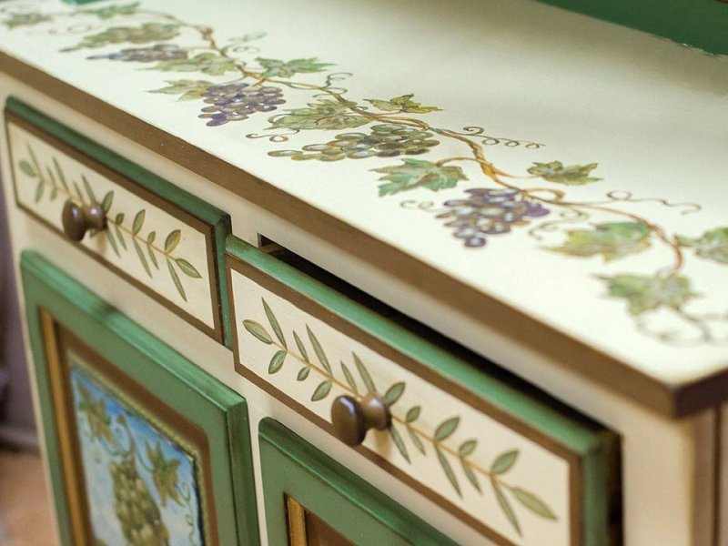 Расписная мебель в стиле Прованс