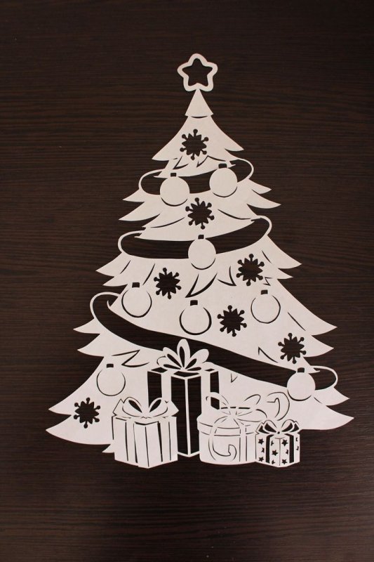 Вытынанка елка