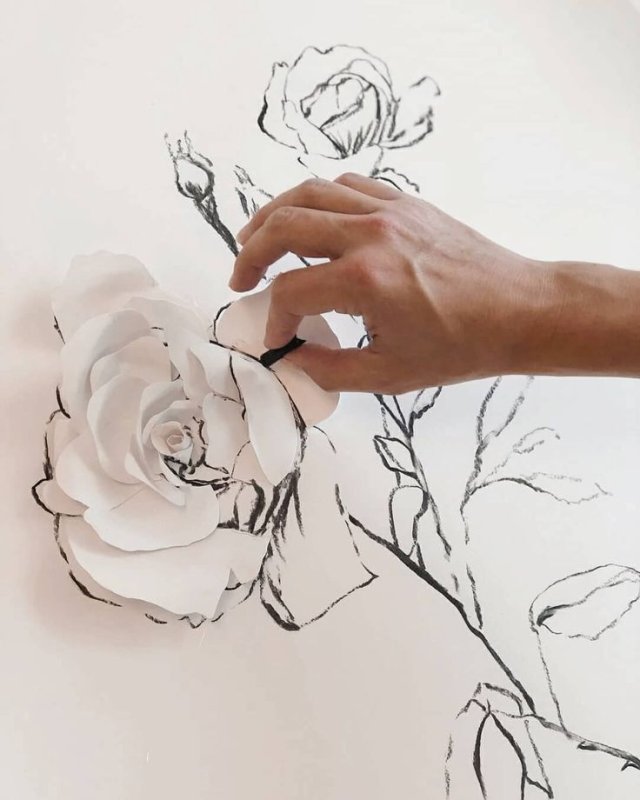 Скульптурная живопись на стене