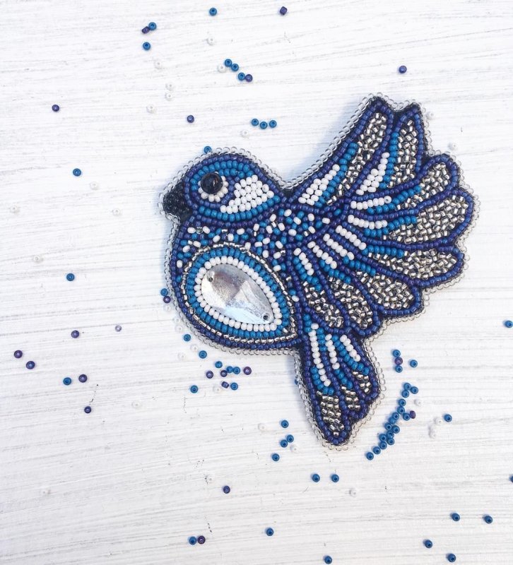 Брошь из бисера