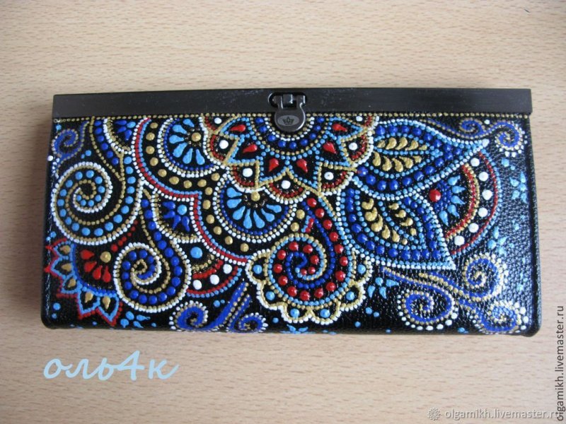 Точечная роспись кошелька