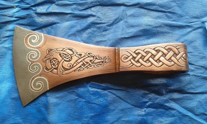 Орнамент на топор