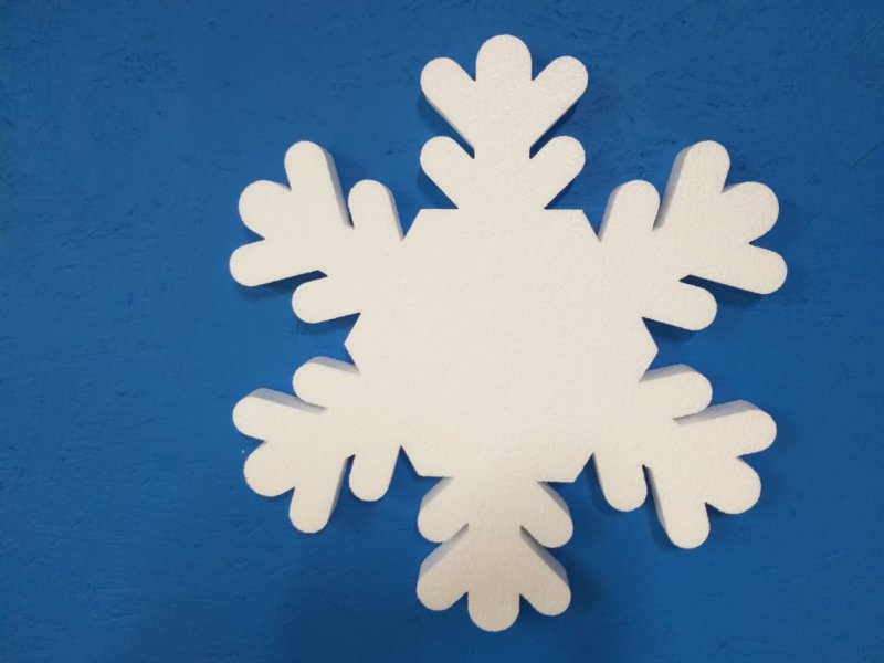Пенопластовые снежинки
