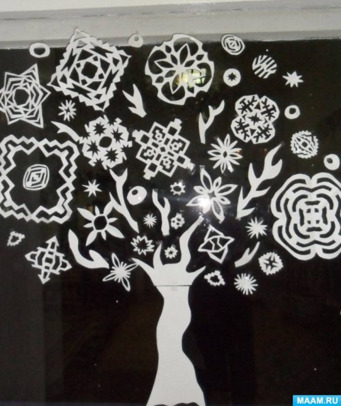 Снежинка из дерева