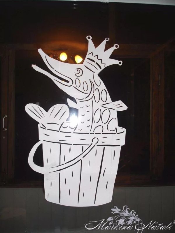 Сказочные персонажи для украшения окон