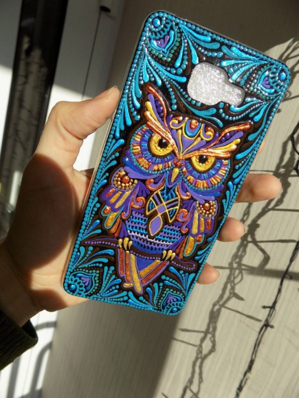 Точечная роспись на чехле